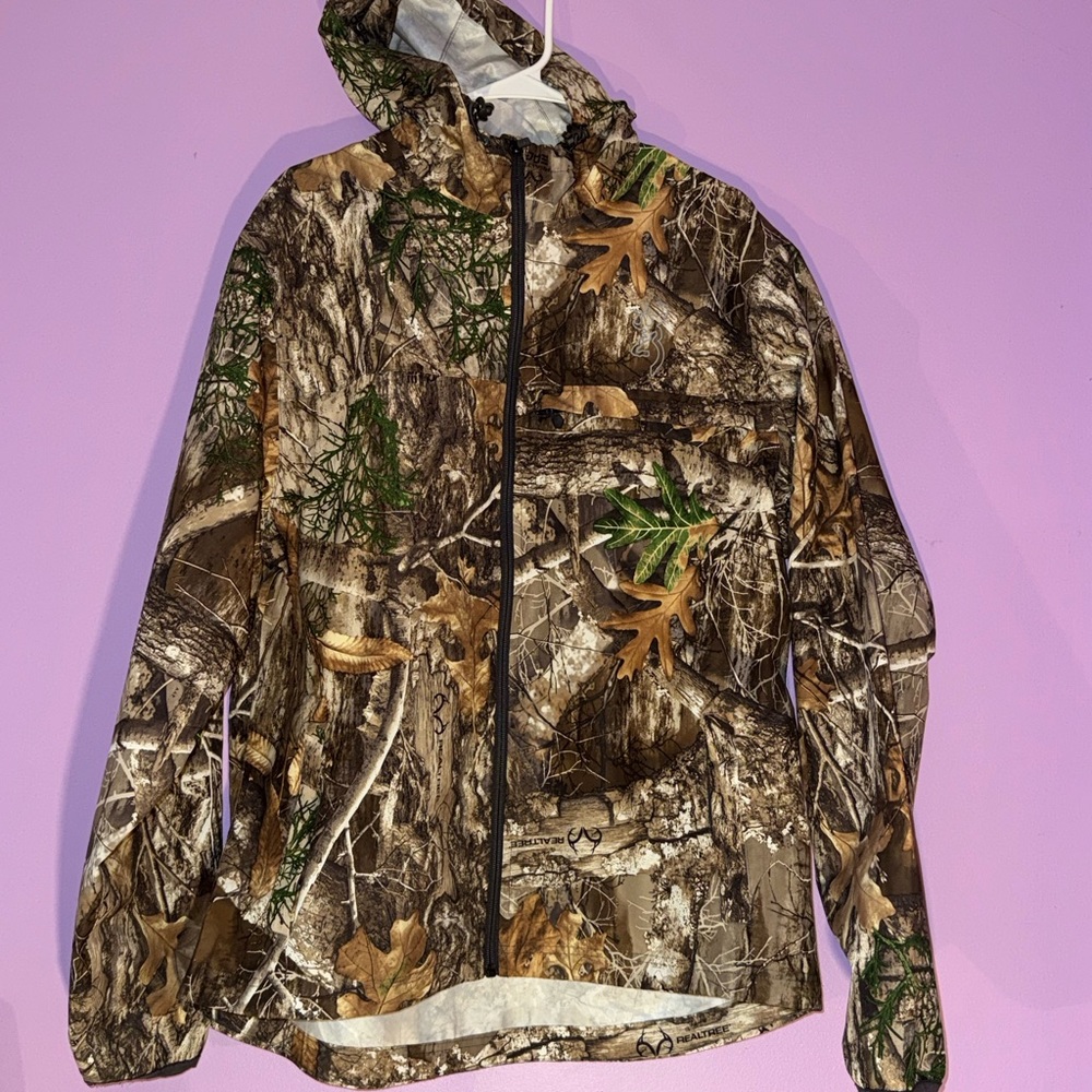Realtree Camouflage Light Jacket with Woodland Pattern